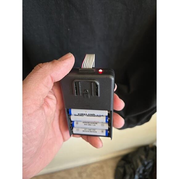 MTV Music Television. Black Shirt. L. Lights Up (Battery Operated) - Picture 2 of 12